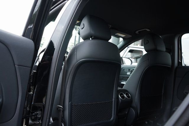 Used 2026  Mercedes-Benz GLA 250 image 34
