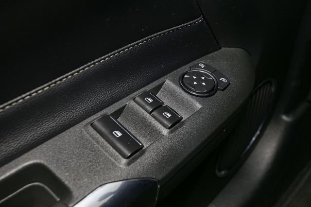 Used 2020 White Ford GT Premium image 33