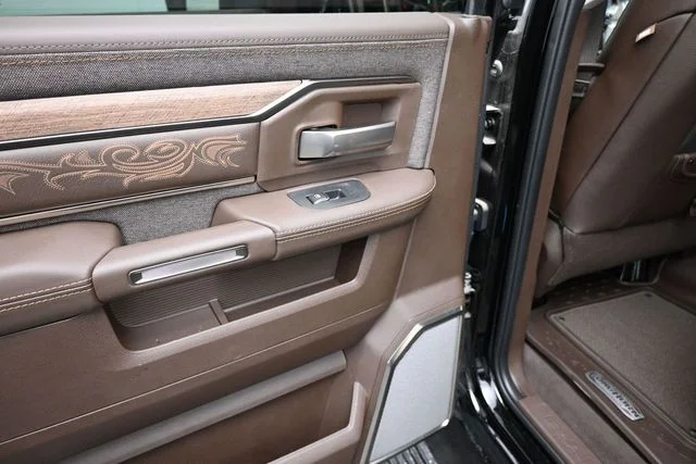 New 2026 Diamond Black Crystal Pearl-Coat Exterior Paint RAM Limited image 12