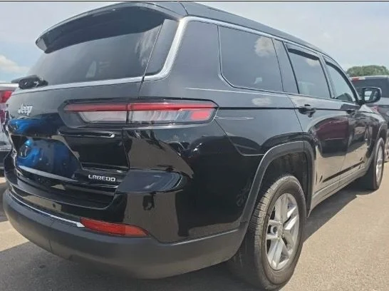Used 2022 Black Jeep Laredo image 5