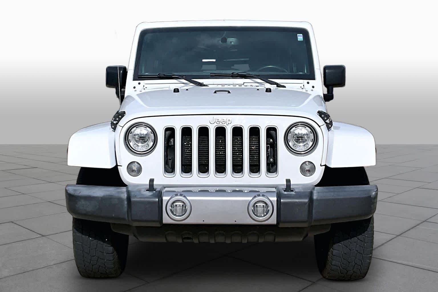 Used 2017 Bright White Clearcoat Jeep Sahara image 4