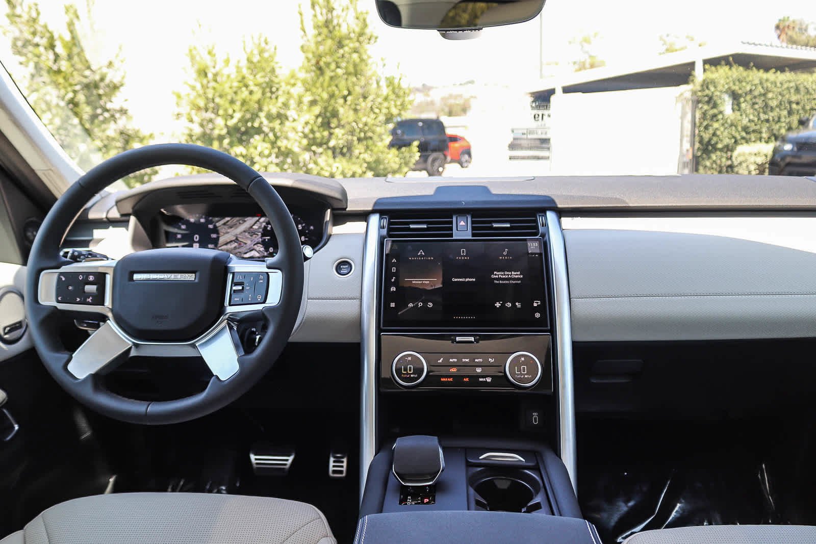2026 Land Rover Discovery Gemini Edition - Photo 11