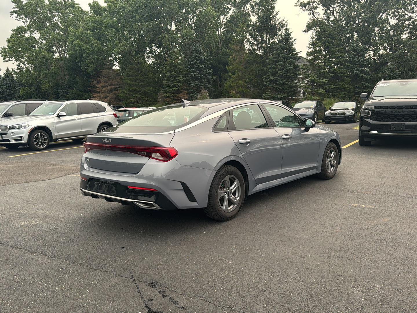 Used 2023 Everlasting Silver Kia LXS image 4