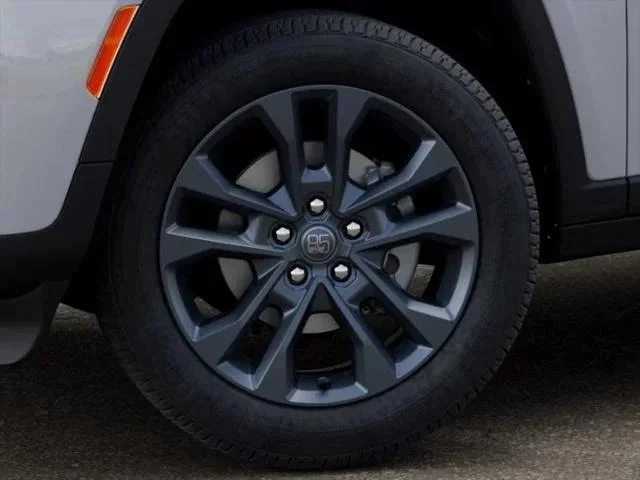 New 2026 Bright White Clear-Coat Exterior Paint Jeep  image 60