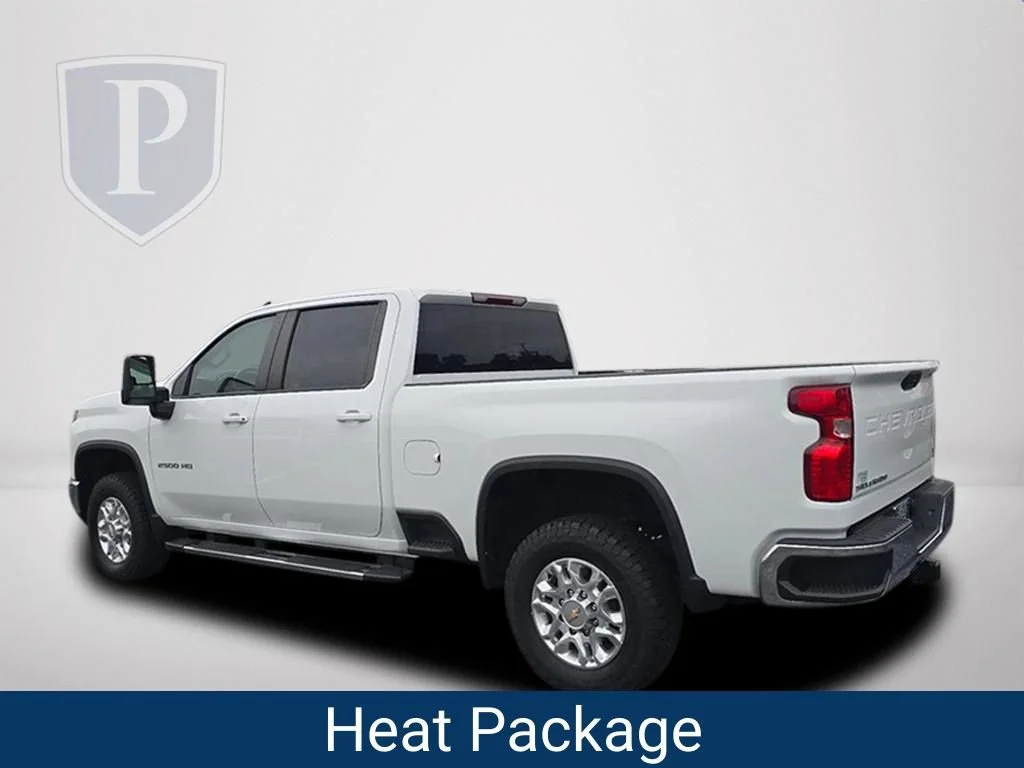 Used 2024 Summit White Chevrolet LT image 10