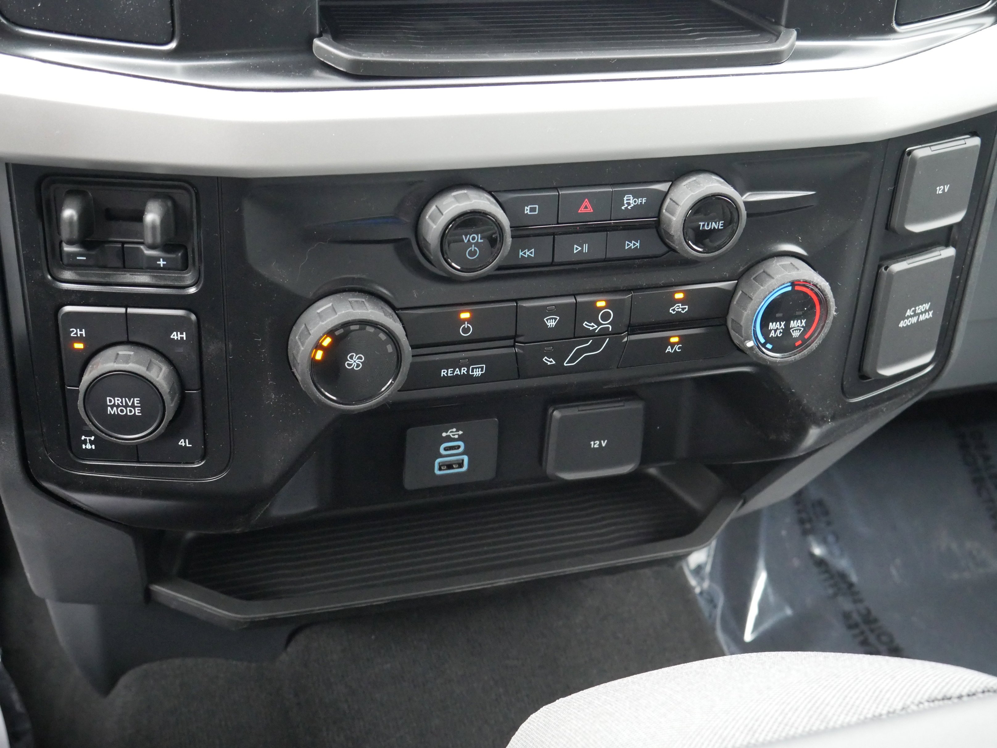 New 2026 Avalanche Ford F-350® XL image 22