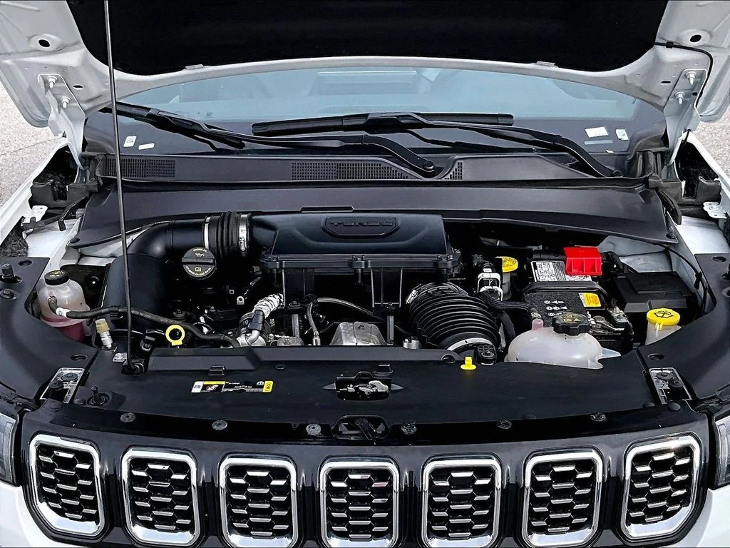 Used 2025 White Jeep Limited image 11