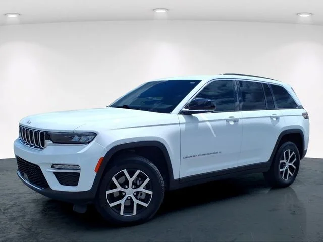 Used 2025 White Jeep Limited image 2