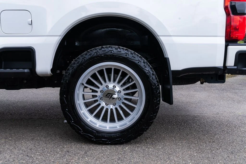 Used 2023 White Ford Limited image 5