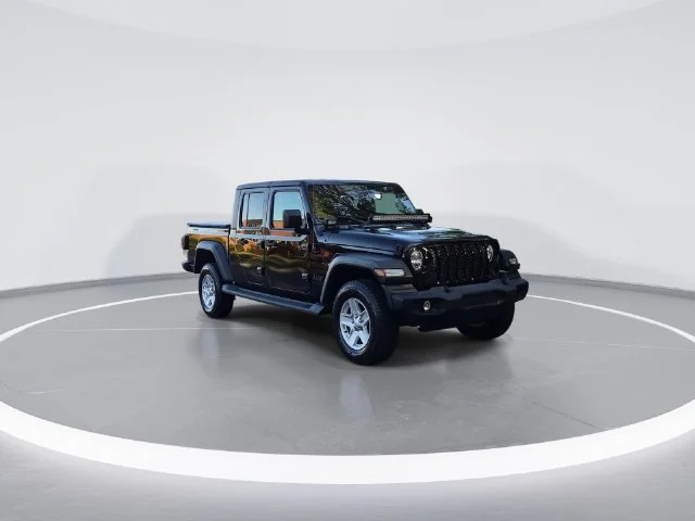 Used 2020 Black Jeep Sport image 2
