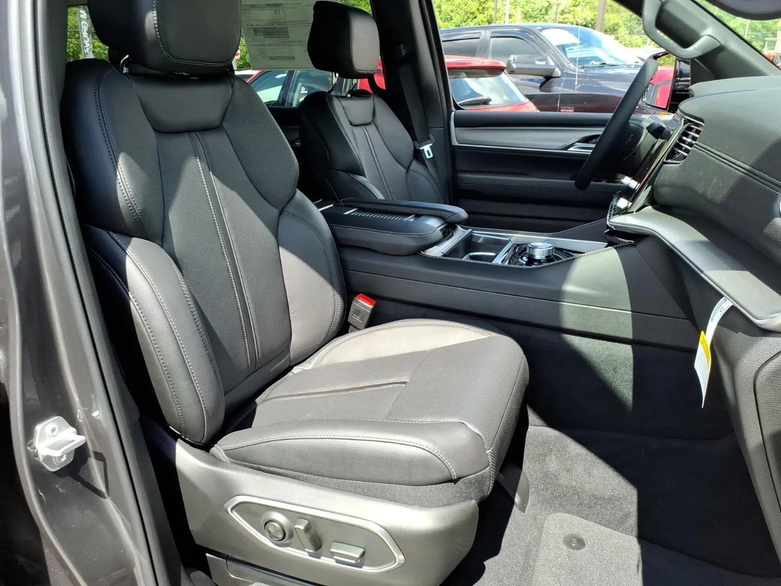 New 2026 Baltic Gray Metallic Clearcoat Jeep Limited Altitude image 4
