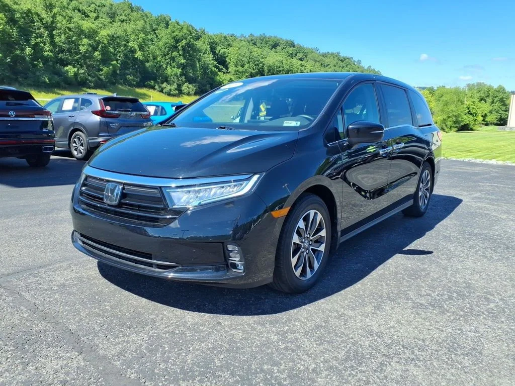 Used 2023 Black Honda EX-L image 3