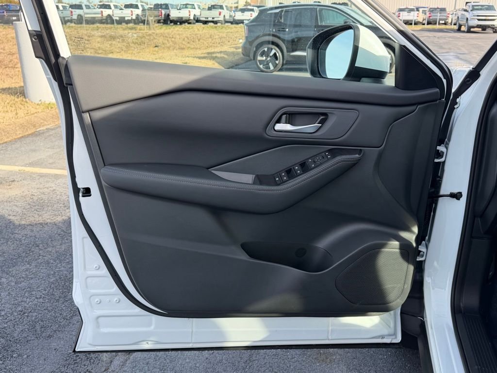 New 2026 Everest White Pearl TriCoat Nissan SV image 12