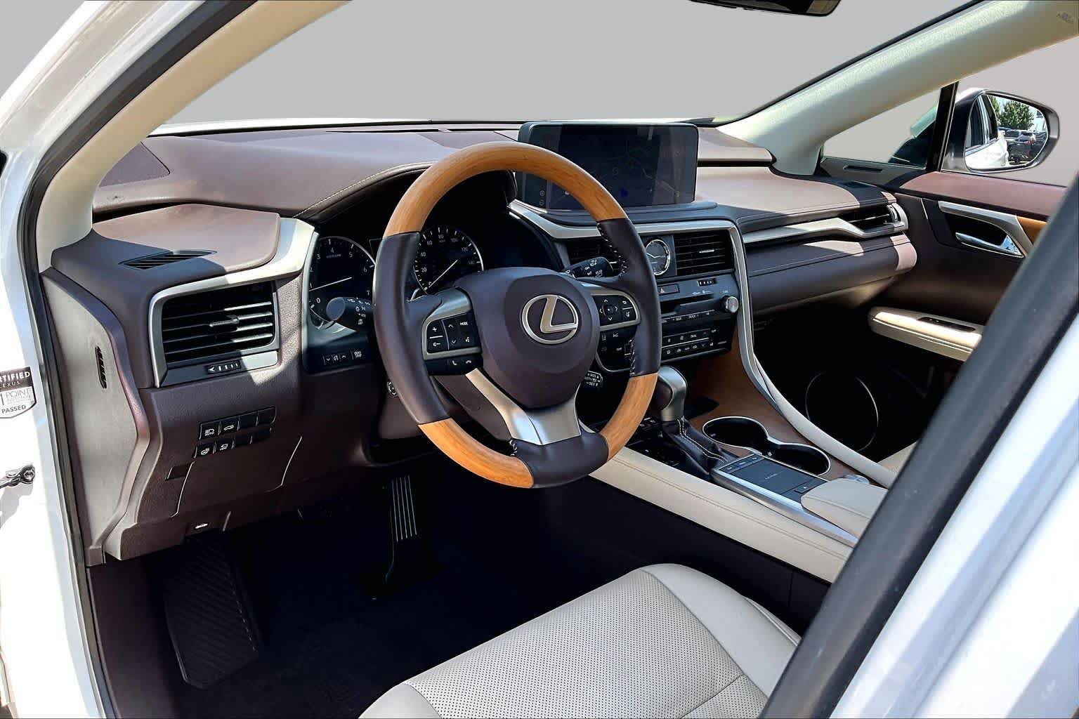 Used 2020 Eminent White Pearl Lexus  image 18