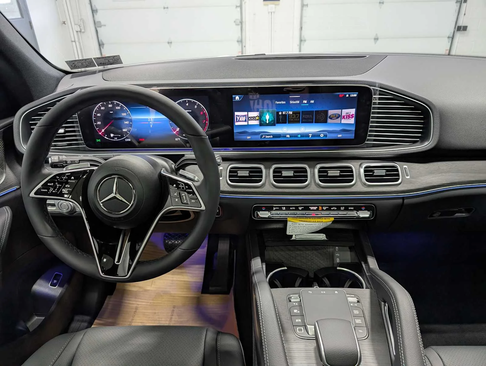 New 2026 MANUFAKTUR Moonlight White magno Mercedes-Benz GLE 450 image 16
