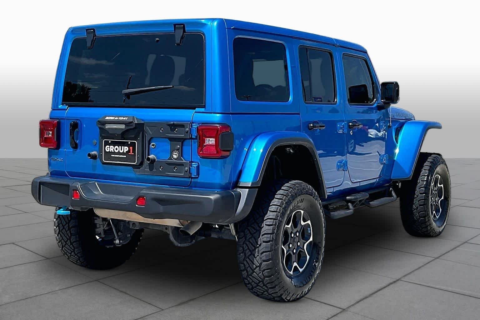 Used 2023 Hydro Blue Pearlcoat Jeep Rubicon image 13
