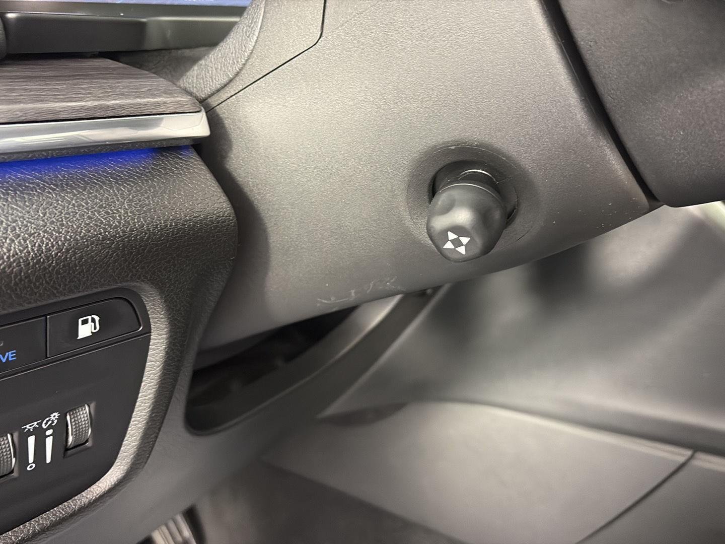 Used 2023 Baltic Gray Metallic Clearcoat Jeep Overland image 28