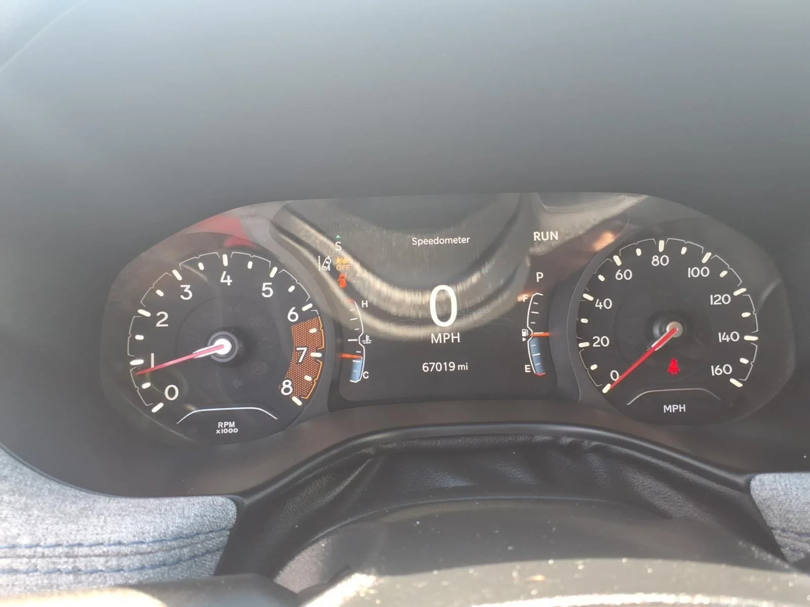 Used 2024 Gray Clearcoat Jeep Latitude image 20