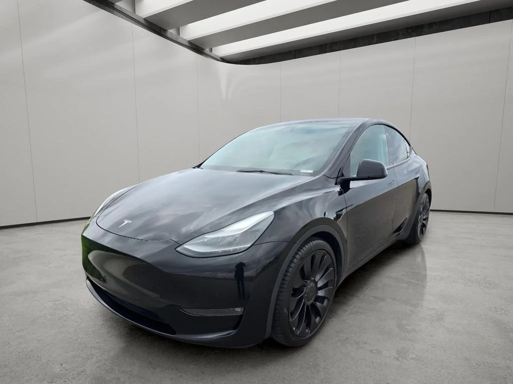 2022 Tesla Model Y Performance Dual Motor All-Wheel Drive's photo