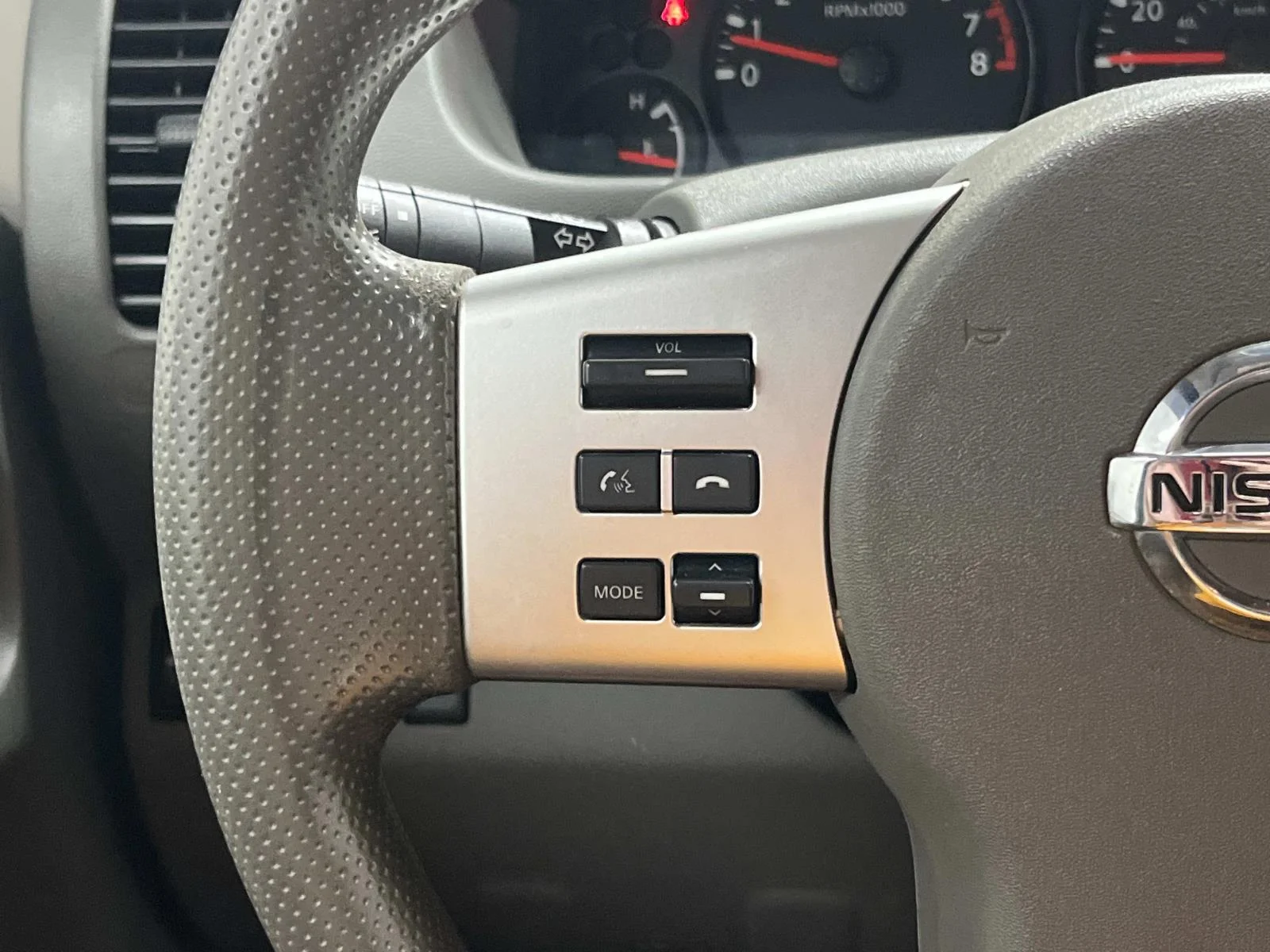 Used 2021 Gun Metallic Nissan SV 4x2 Crew Cab 3.8L V6 1 Owner image 16