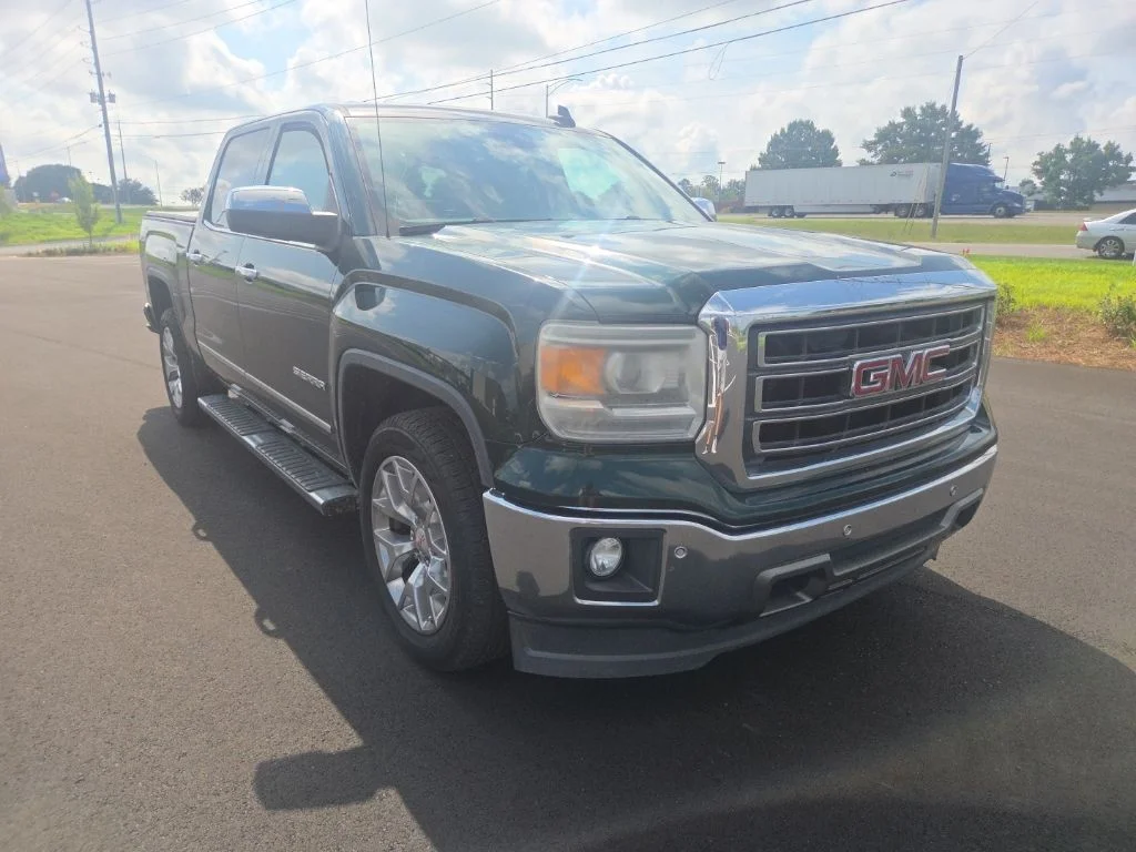 Used 2015 Green GMC SLT image 1