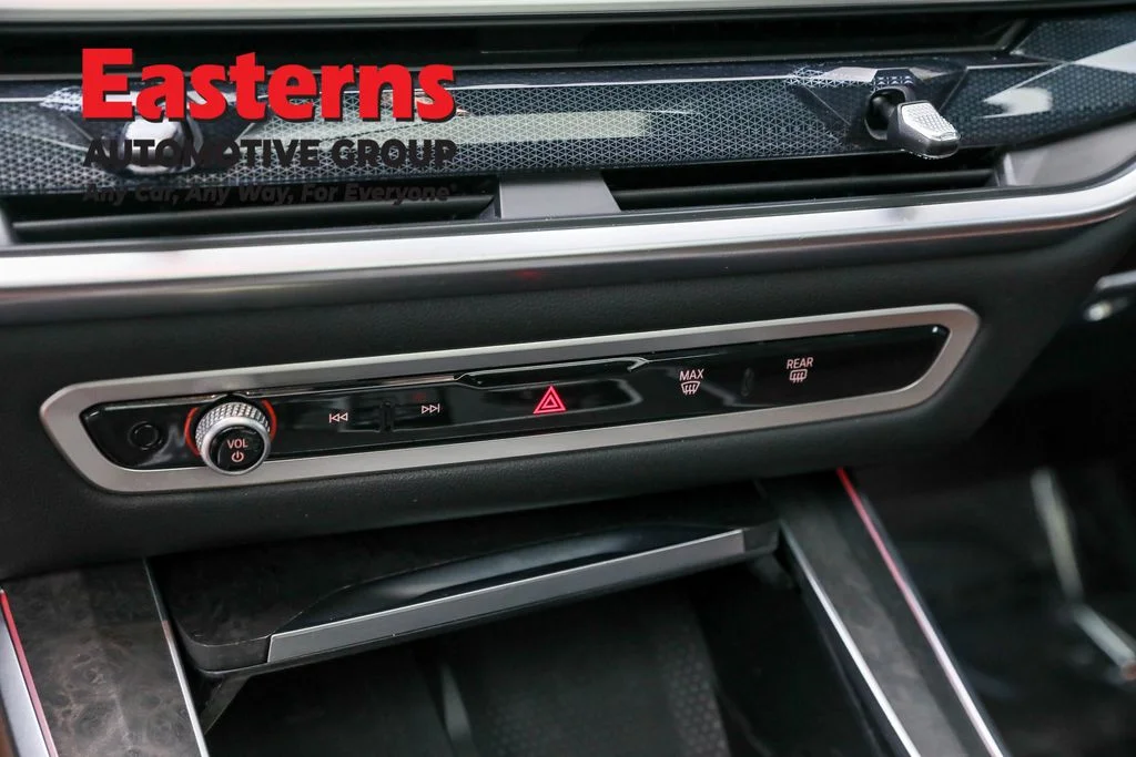 Used 2025 Gray BMW xDrive40i image 19