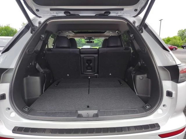 New 2025 White Mitsubishi Trail Edition image 32
