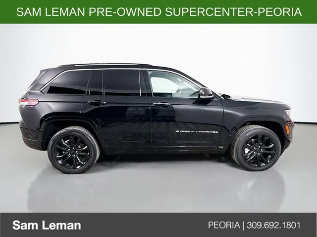 Used 2023 Black Jeep Overland image 8