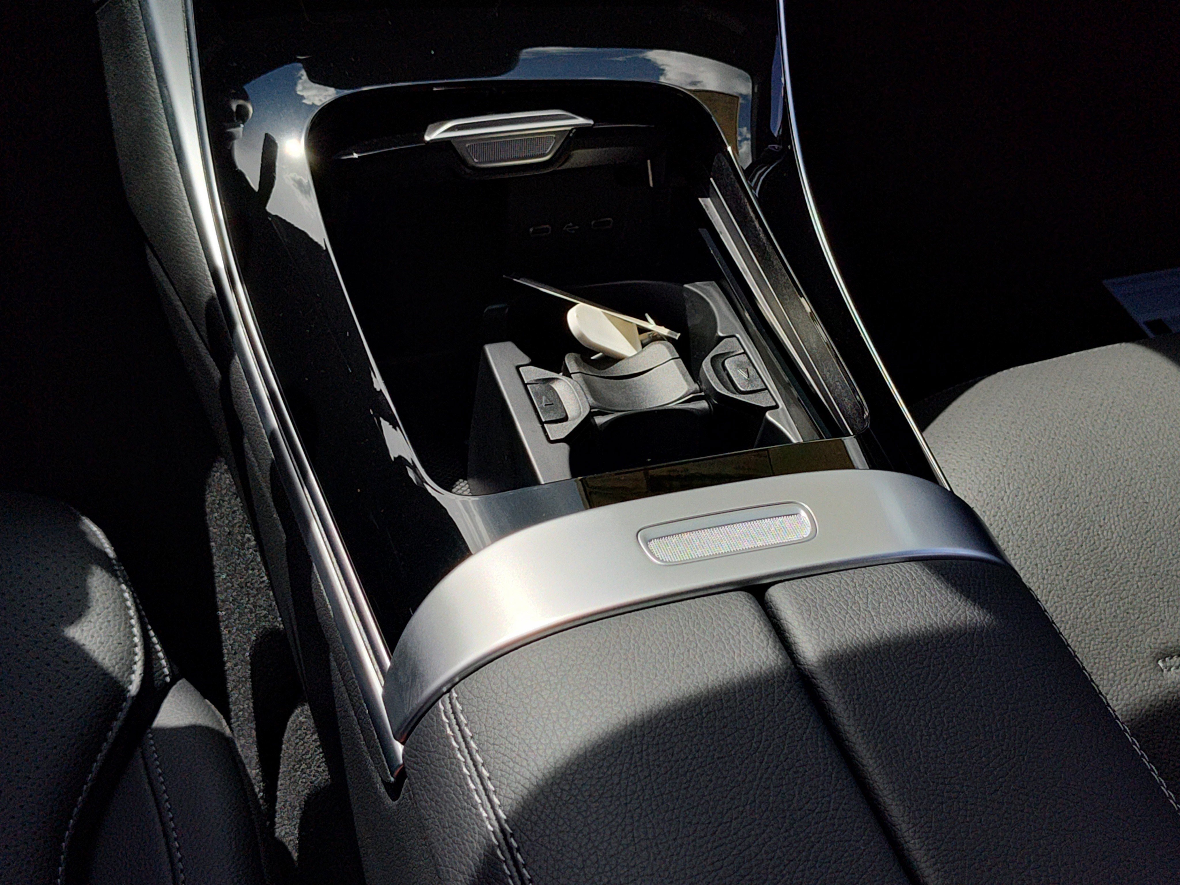 2025 Mercedes-Benz C-Class Sedan C 300 - Photo 24