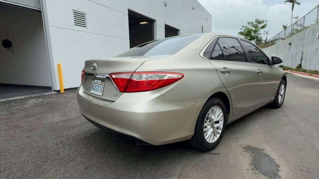 Used 2016  Toyota  image 3