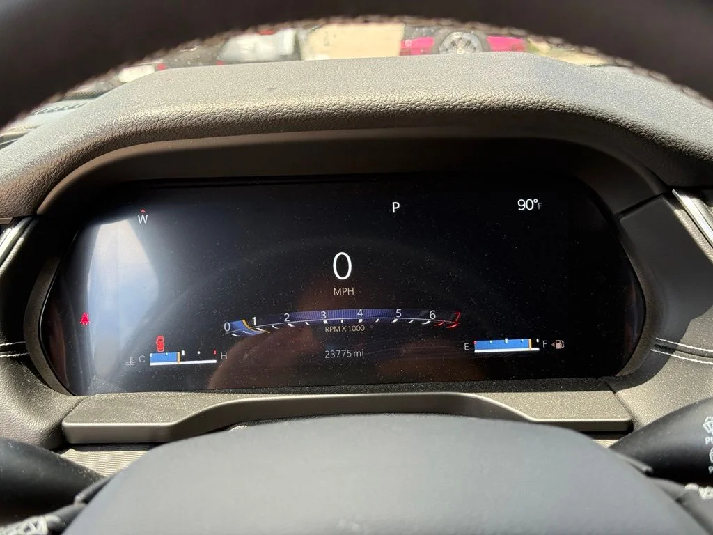 Used 2023 Silver Jeep Altitude X image 17