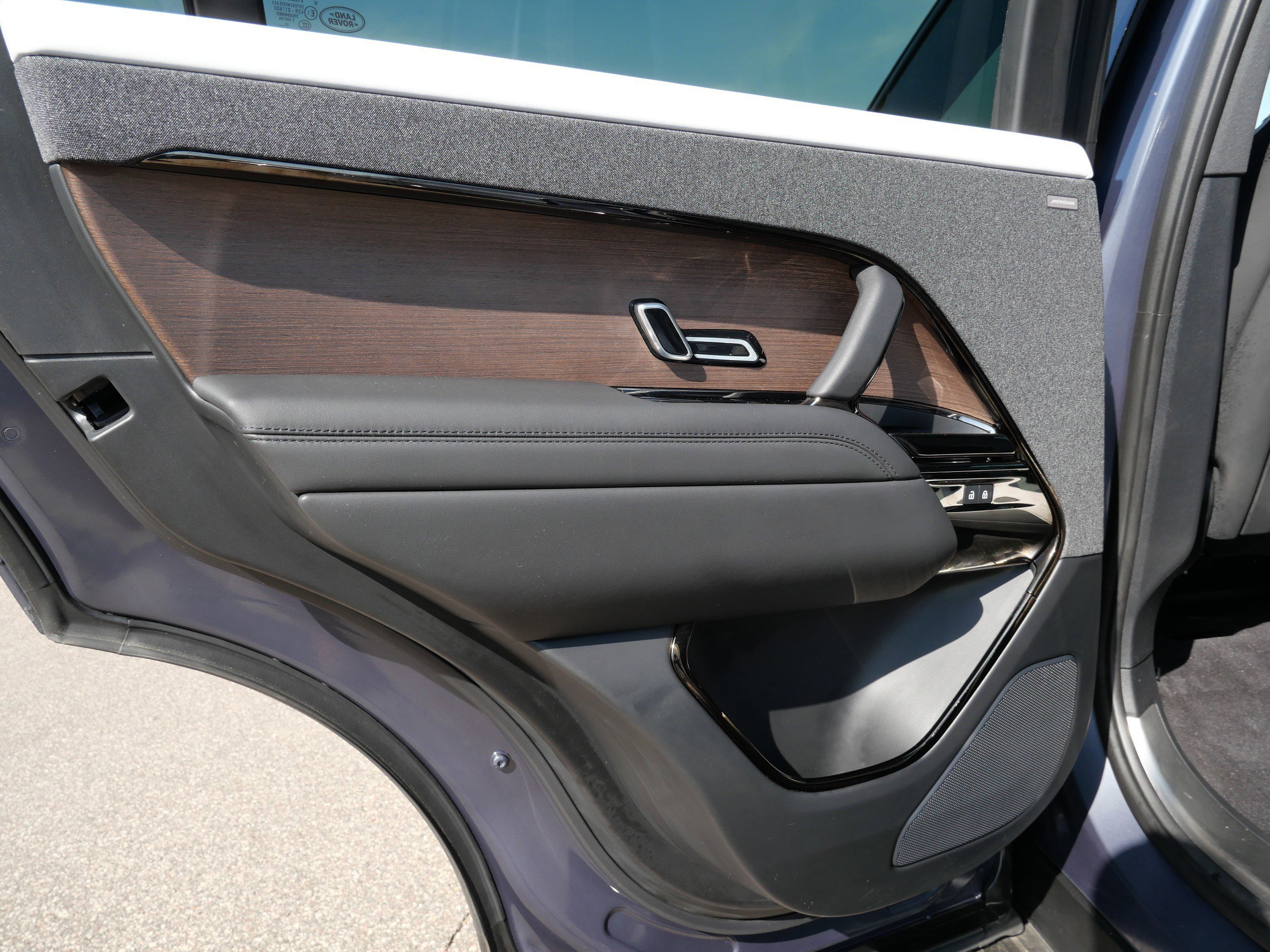 Used 2024 VARESINE BLUE Land Rover Dynamic SE image 16