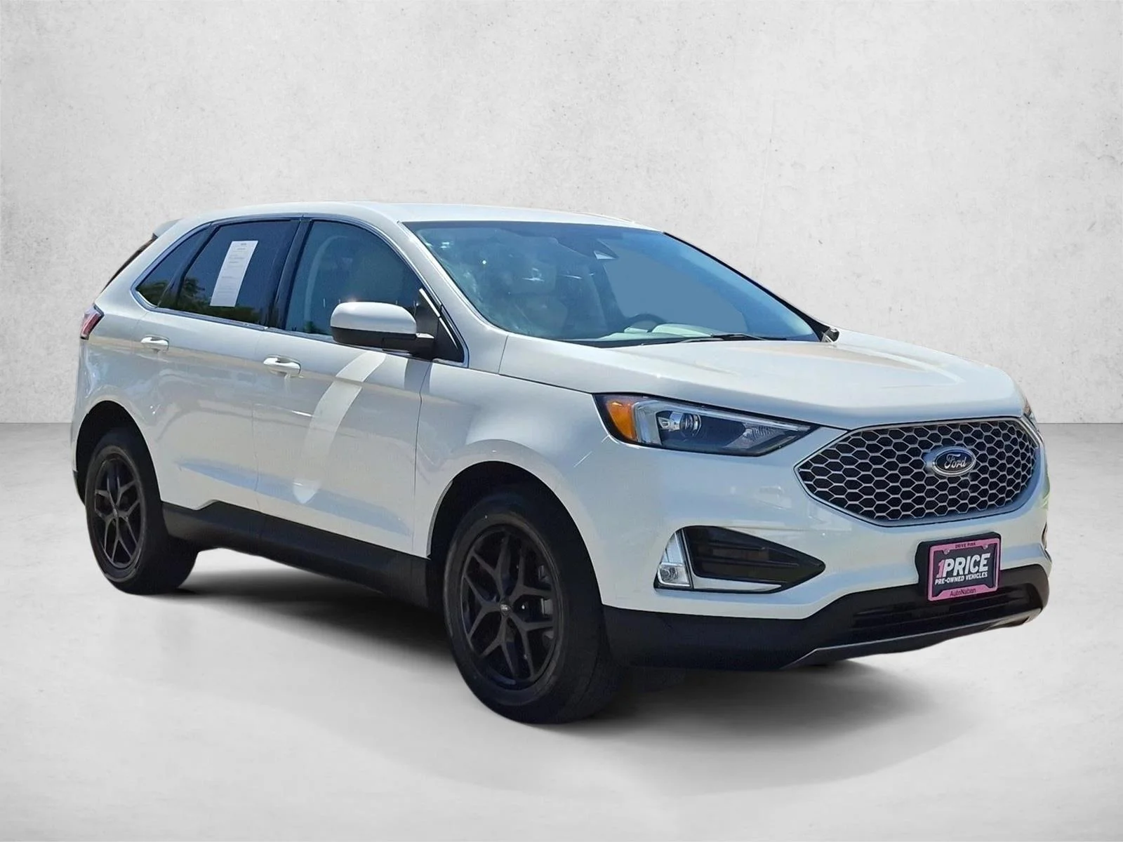 Used 2024 Star White Ford SEL image 3