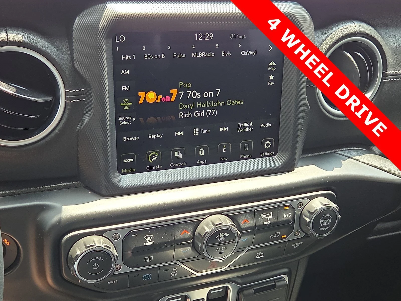 Used 2023 Sting-Gray Clearcoat Jeep Sahara image 16