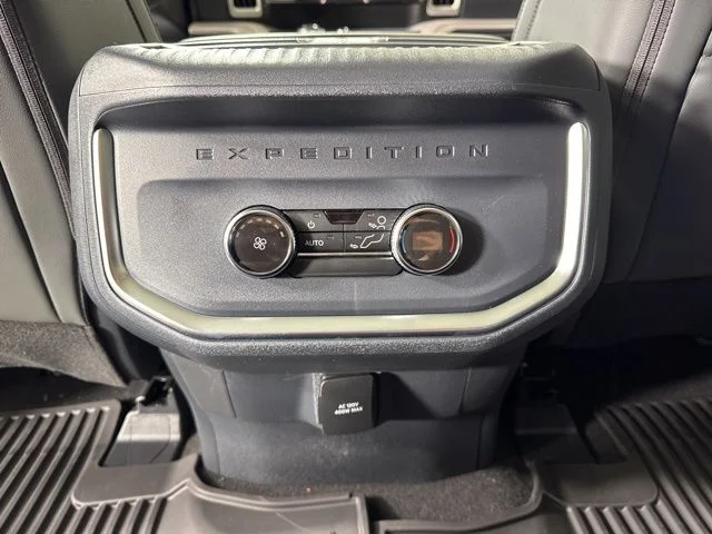New 2026 Star White Metallic Tri-Coat Ford Active image 13