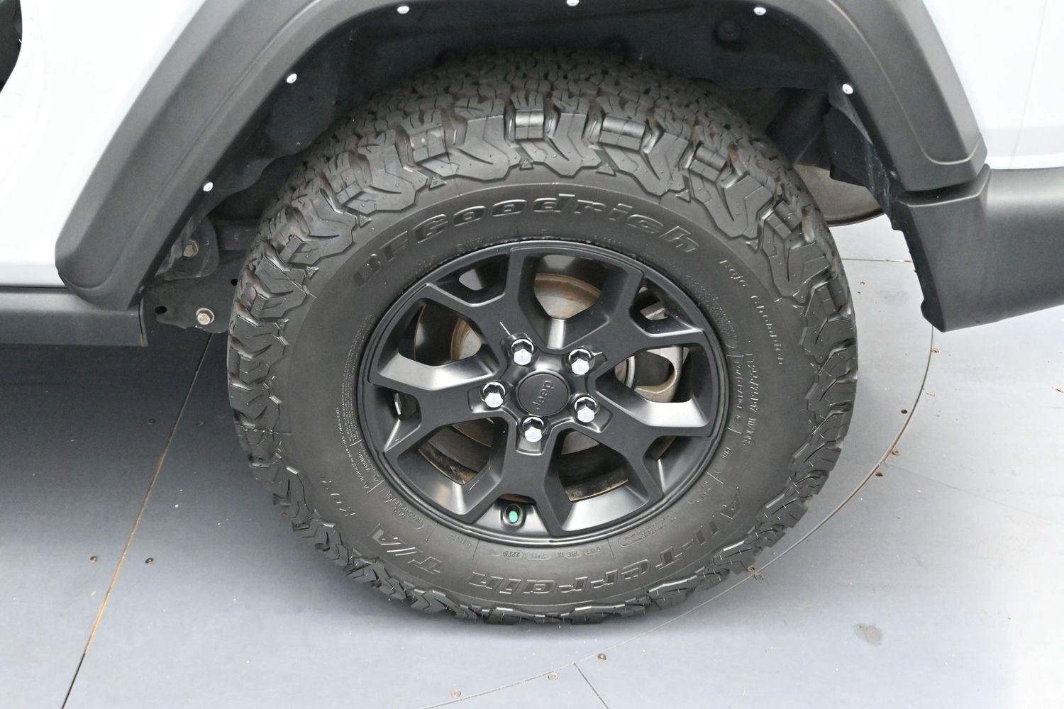 Used 2022 Bright White Clearcoat Jeep Willys image 29