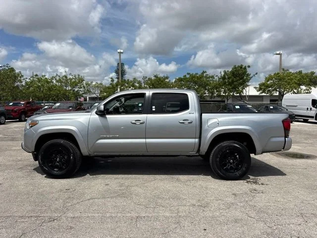 Used 2022 Silver Toyota SR5 image 6