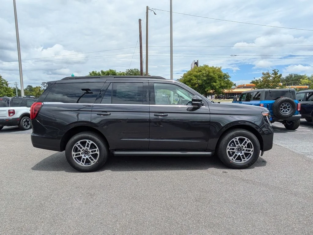 New 2026 Dark Matter Gray Metallic Ford Active image 3