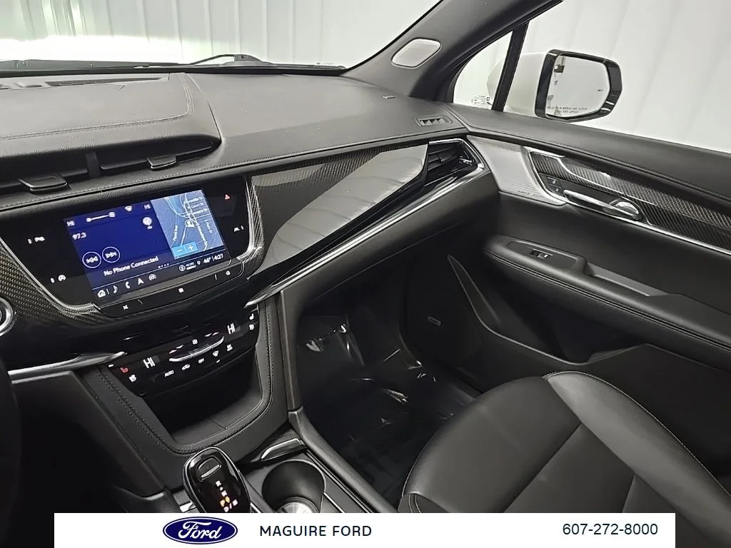 Used 2021 White Cadillac Sport image 30