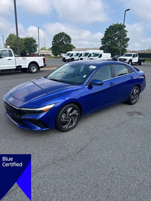 Used 2025 Blue Hyundai SEL Convenience image 1