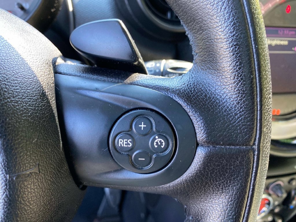 Used 2016 White MINI Base image 19