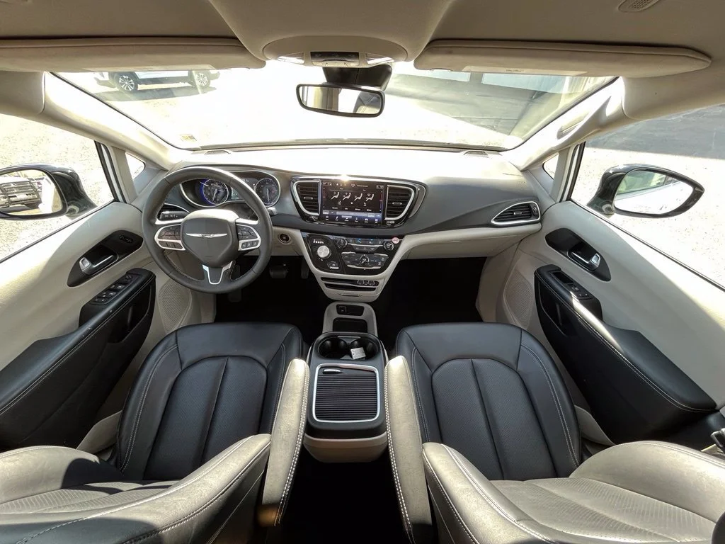 Used 2024 White Chrysler Touring L image 13