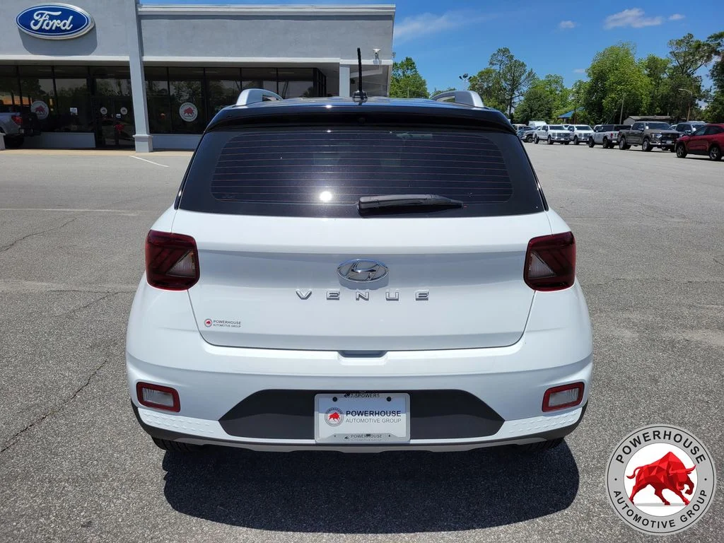 Used 2025 White Hyundai Limited image 5