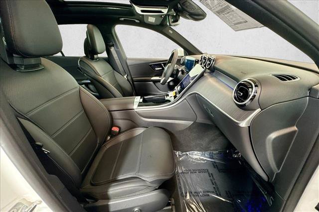 New 2026 Polar White Mercedes-Benz GLC 300 image 56