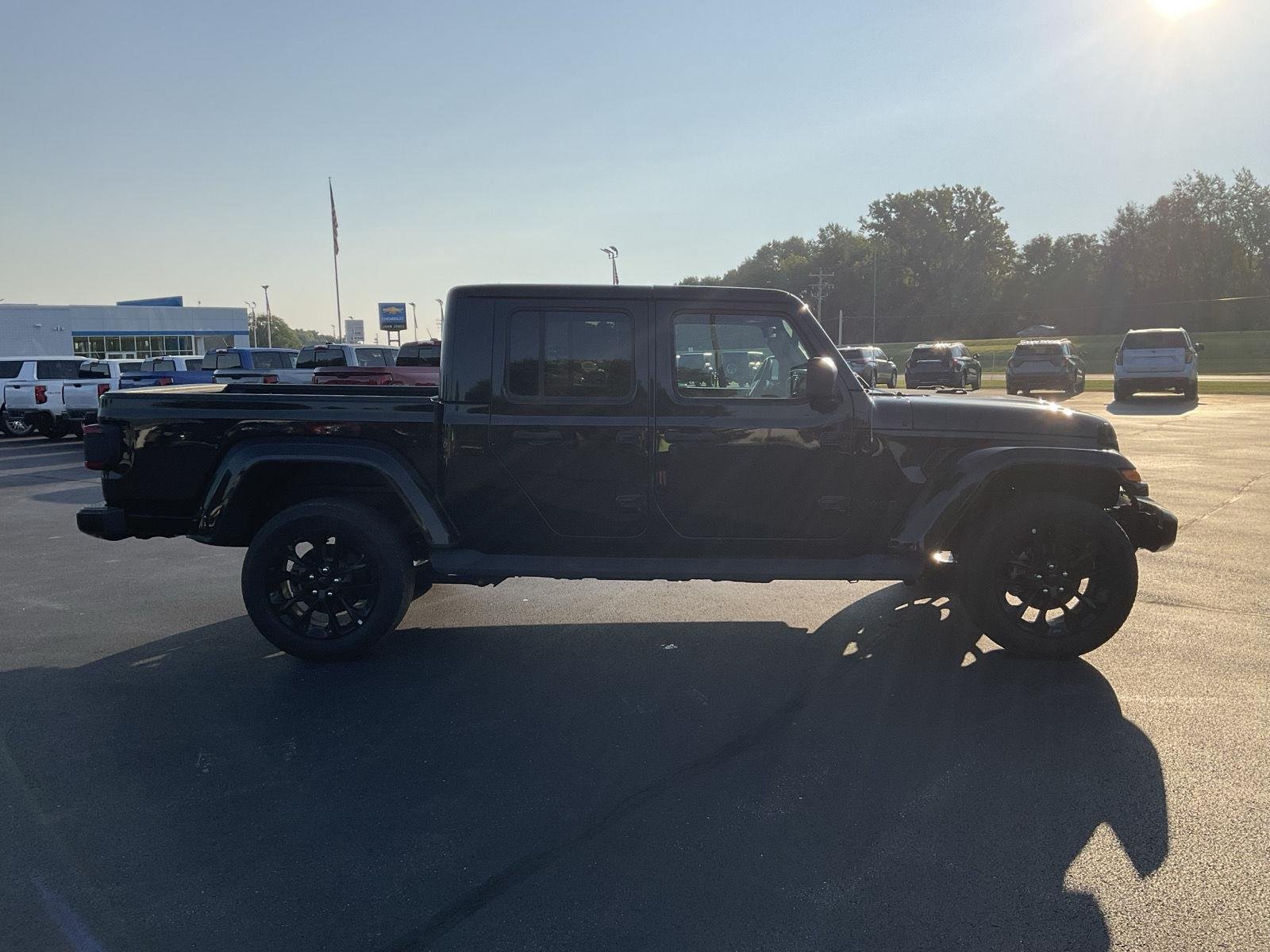 Used 2023 Black Clearcoat Jeep High Altitude image 5