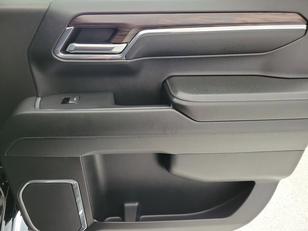 2024 GMC Sierra 1500 SLT - Photo 19