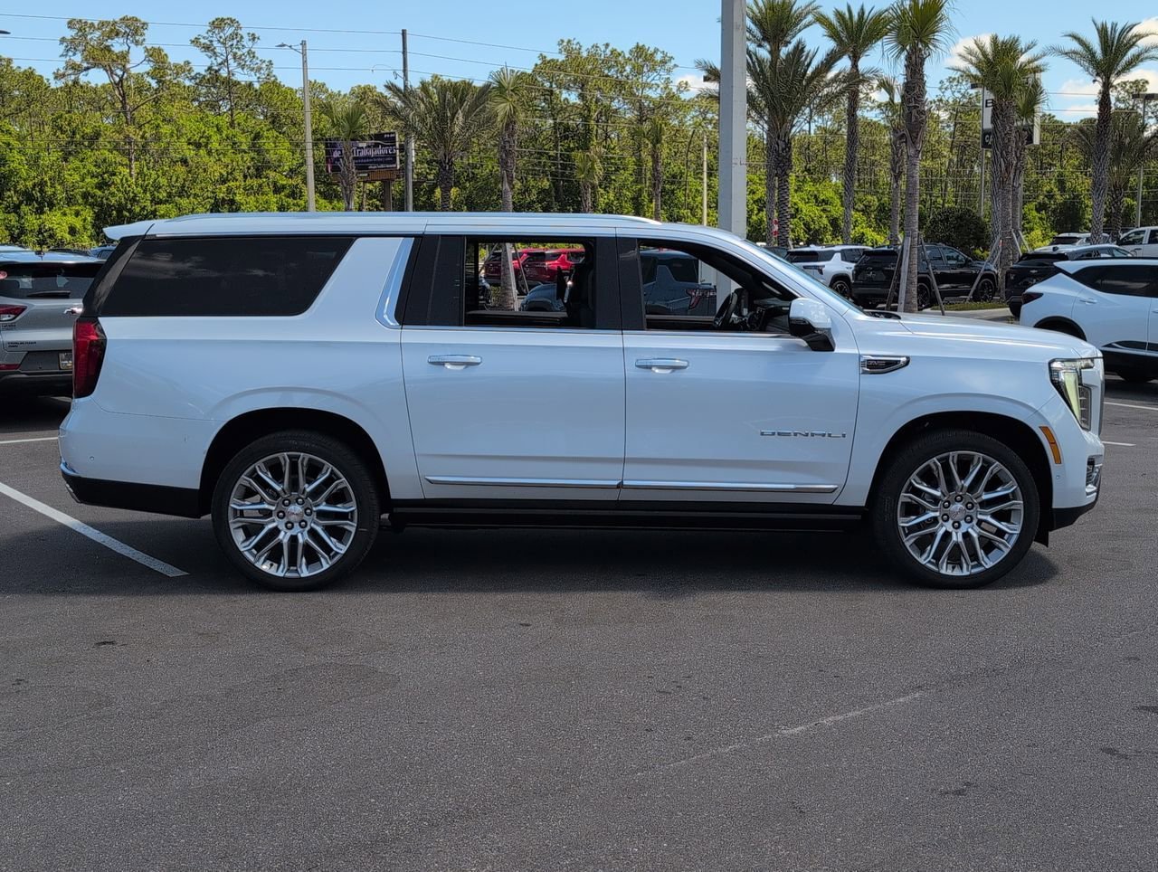 2026 GMC Yukon XL Denali - Photo 9