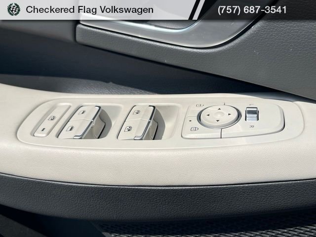 Used 2023 Hampton Gray Hyundai SEL image 15