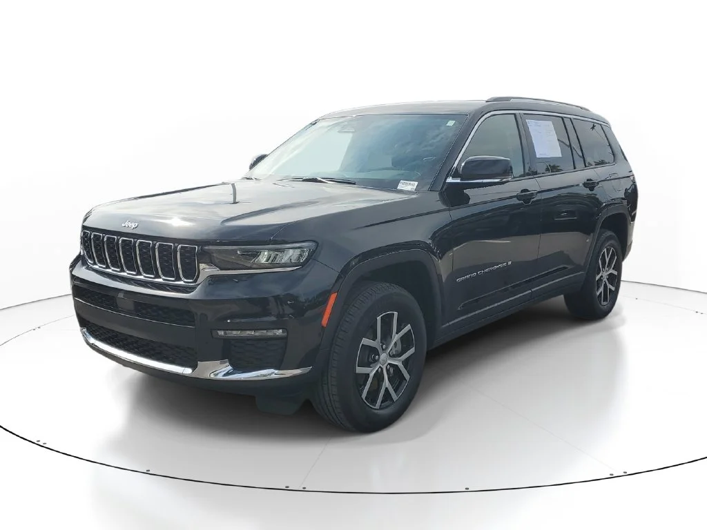 Used 2023 Black Jeep Limited image 3