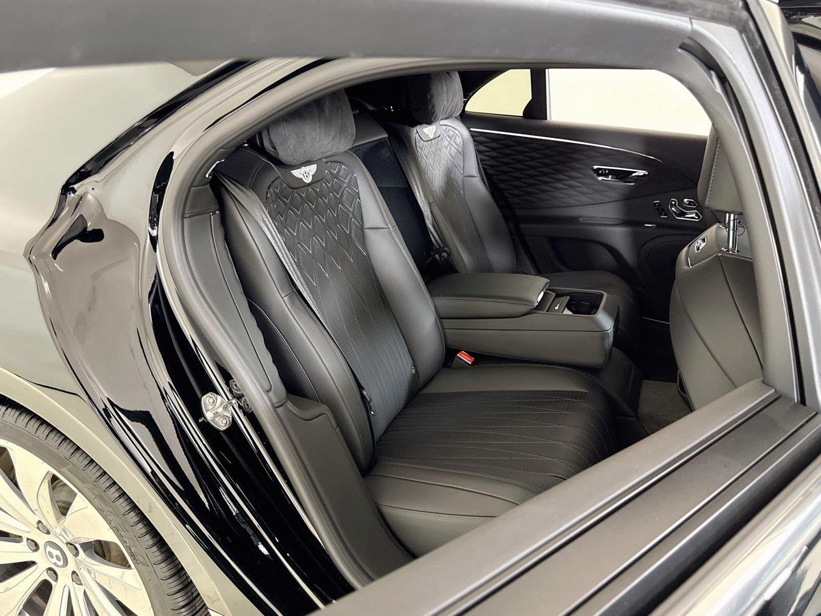 Used 2022 Beluga Bentley V8 | Mulliner Interior | Chrome 23
